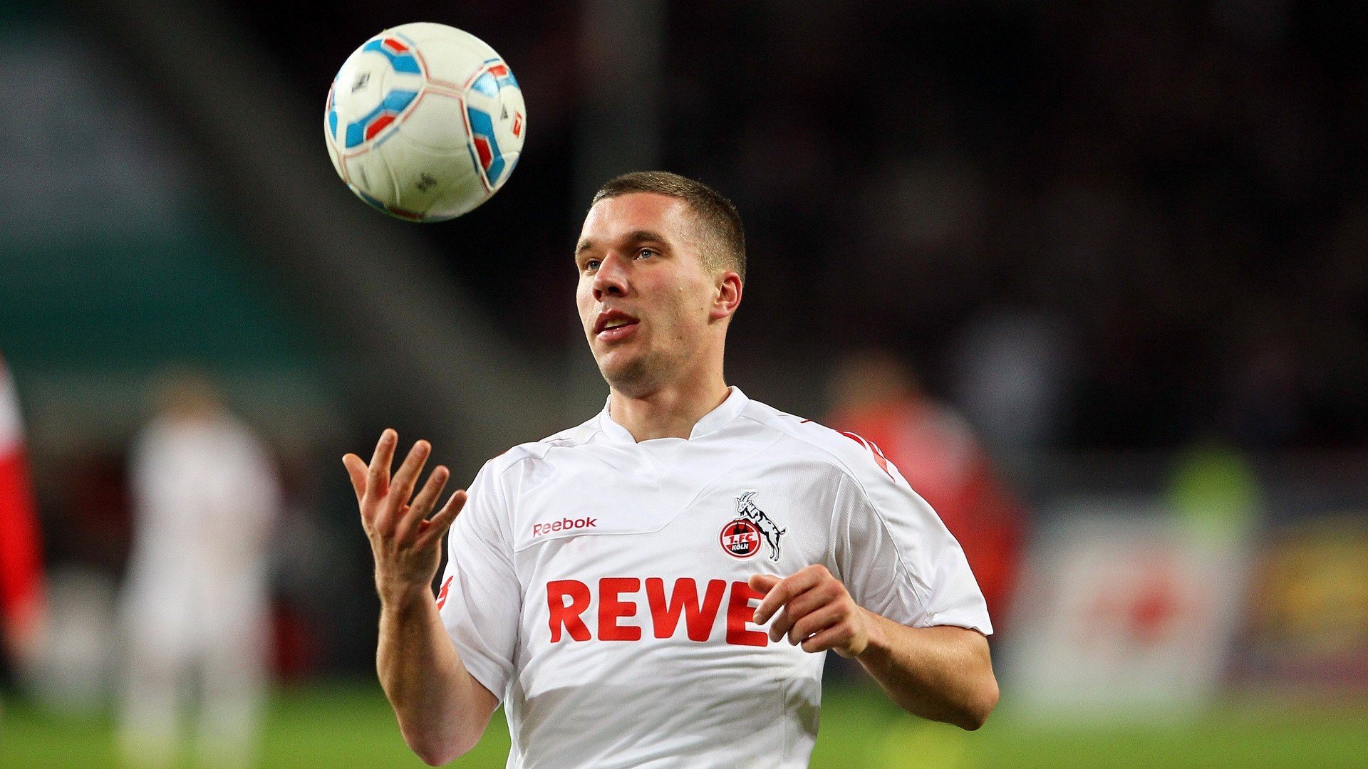 皇马刷新纪录欧冠淘汰赛，皇马欧冠2021晋级没