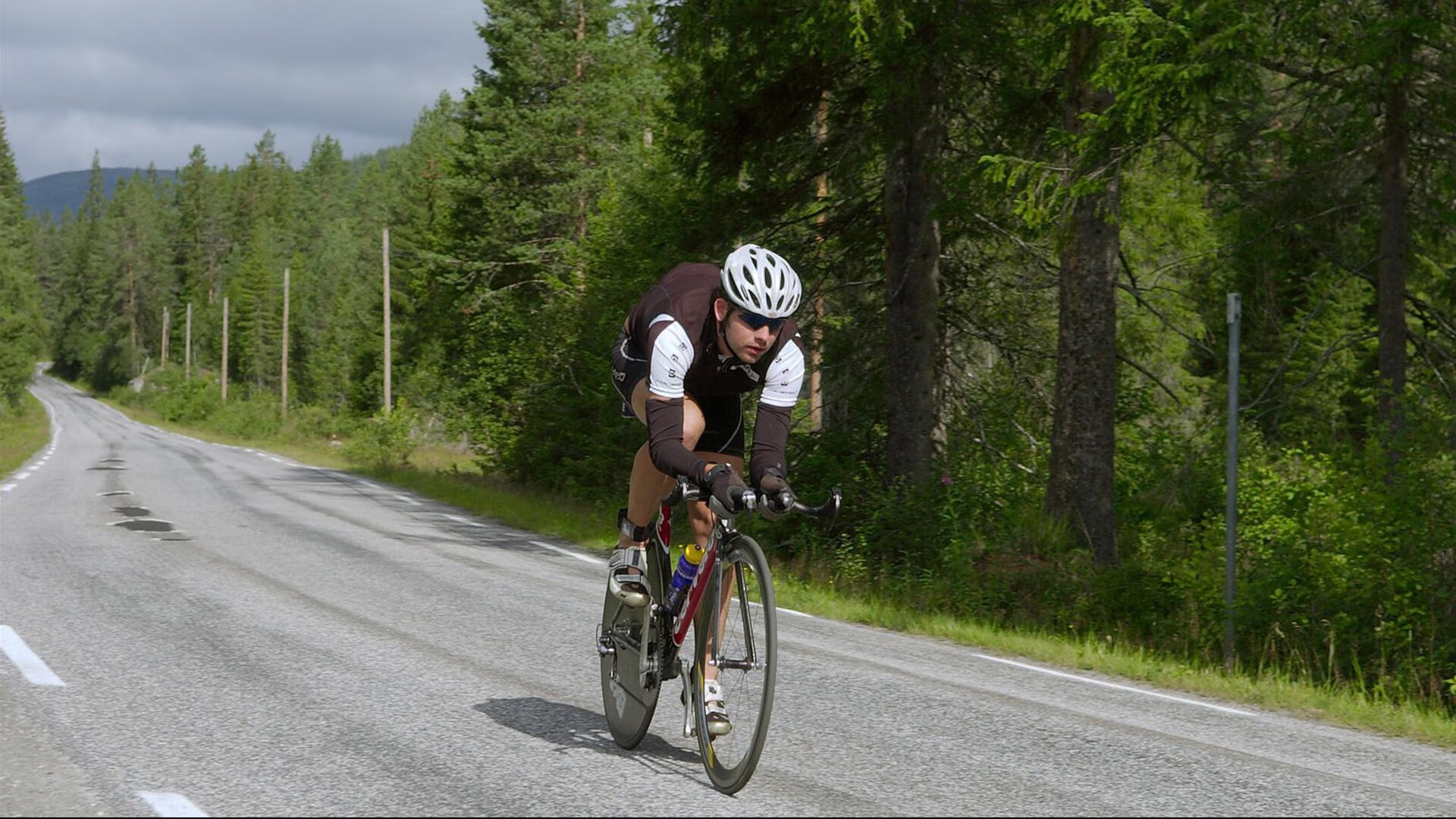 贝尔哈德·福特：场上决策能力让全黑队进攻更加精准，贝尔福特现如今的妻子