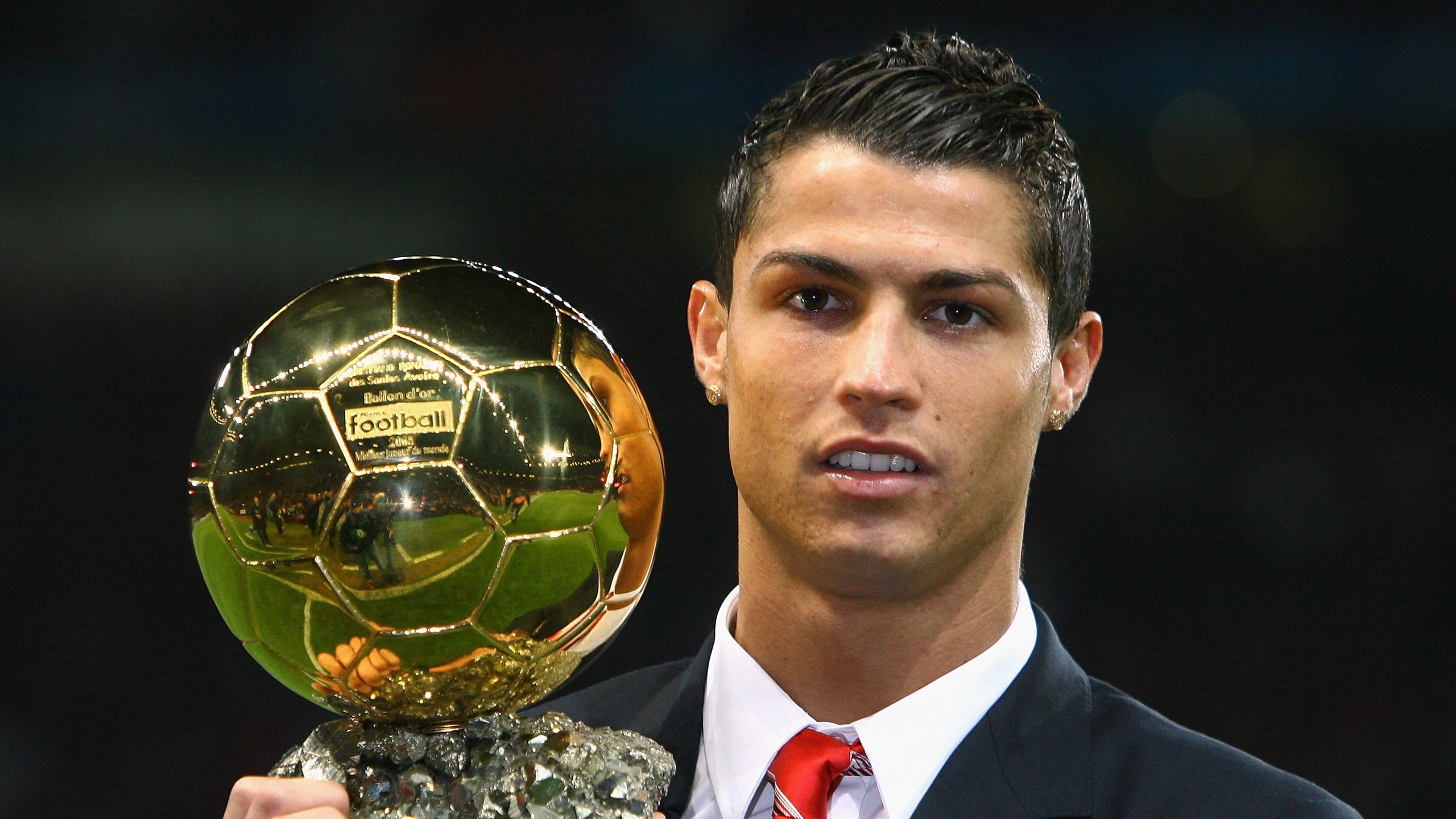 贝尔哈德·福特：场上决策能力让全黑队进攻更加精准，贝尔福特现如今的妻子